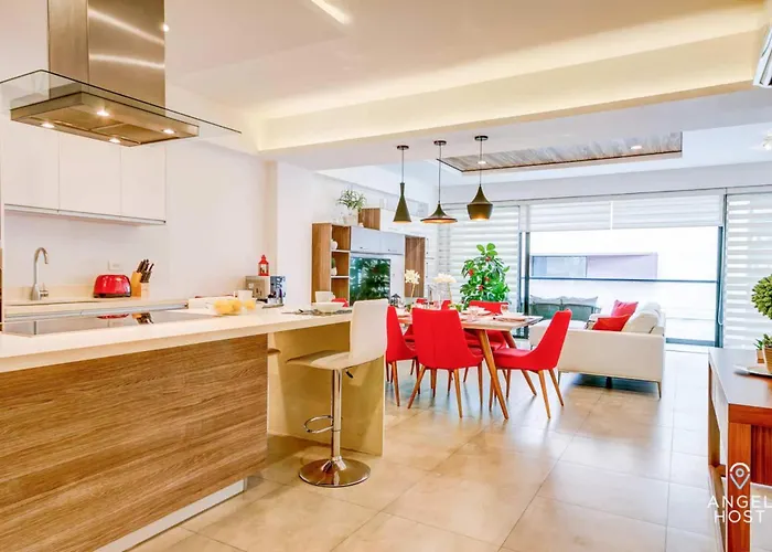 2br Retreat W Rooftop Pool & Bbq