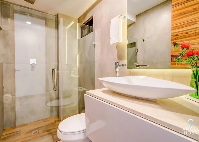 2br Retreat W Rooftop Pool & Bbq