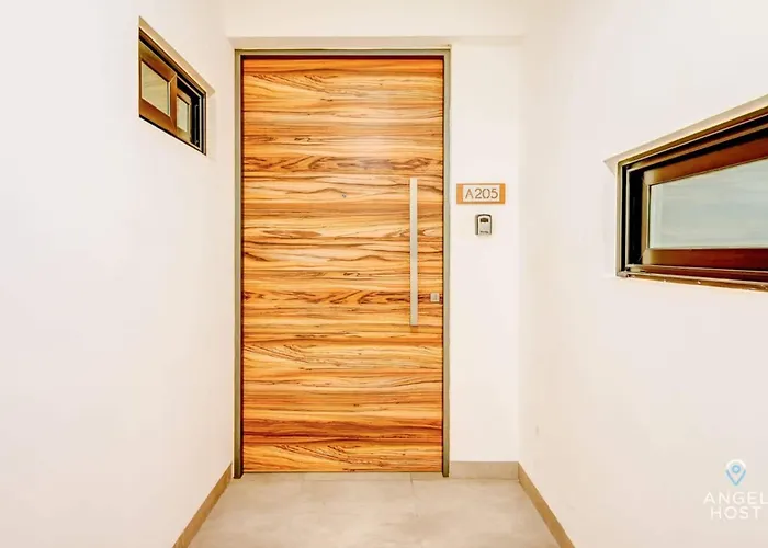 2br Retreat W Rooftop Pool & Bbq *